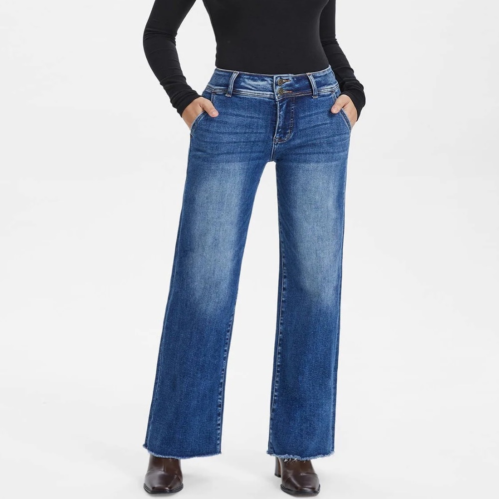 NWT High Rise Straight Jeans with Raw Hem